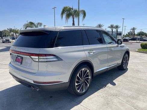 Used 2020 Lincoln Aviator Reserve w/ Equipment Group 202A AWD/4WD image 8