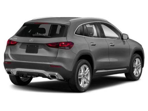 Used 2023 Mercedes-Benz GLA 250 4MATIC image 2