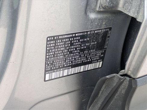 Used 2025 Volkswagen Taos SE image 30