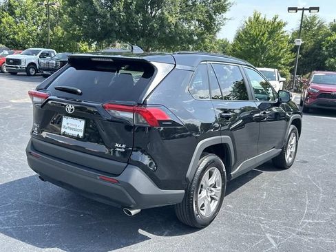 Used 2025 Toyota RAV4 XLE AWD/4WD image 4