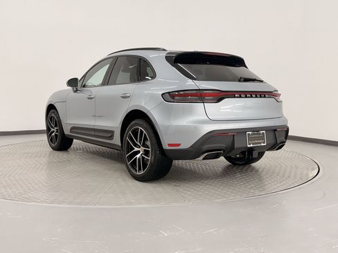 Used 2025 Porsche Macan image 3