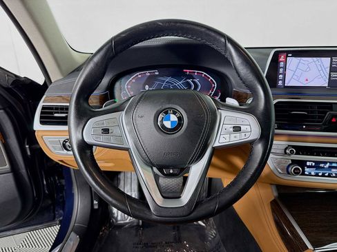 Used 2020 BMW 740i xDrive xDrive w/ Premium Package image 12