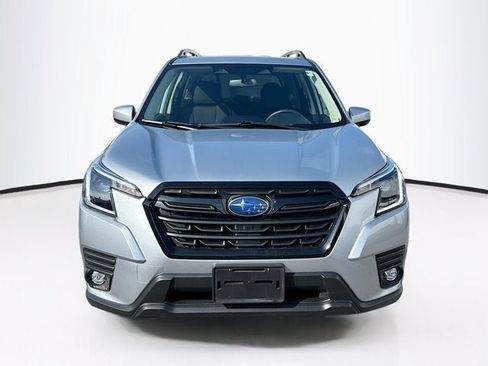 Used 2024 Subaru Forester Premium AWD/4WD image 2