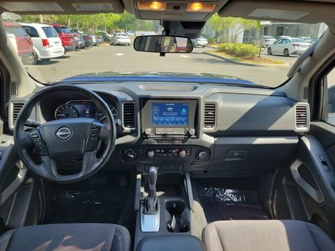 Used 2022 Nissan Frontier SV AWD/4WD image 9