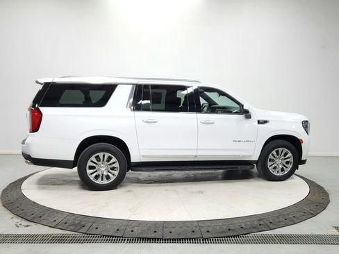 Used 2024 GMC Yukon XL Denali RWD image 8