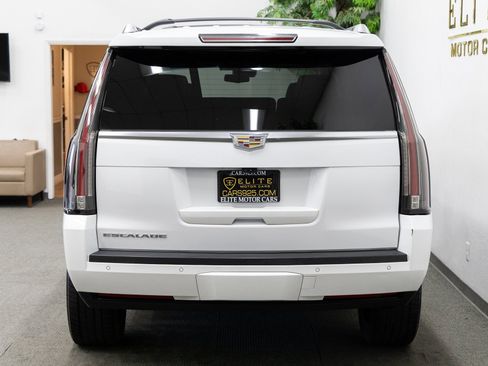 Used 2017 Cadillac Escalade Premium Luxury image 4