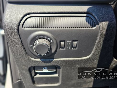 New 2026 Jeep Grand Wagoneer L Limited w/ Convenience Group I AWD/4WD image 18