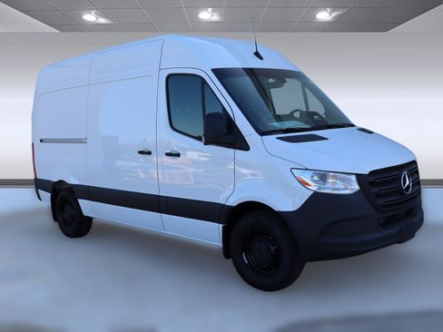 Used 2025 Mercedes-Benz Sprinter 2500 image 23