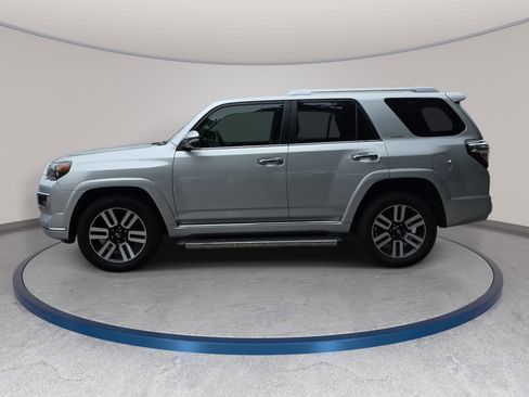 Used 2020 Toyota 4Runner Limited AWD/4WD image 3
