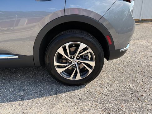 Used 2022 Buick Envision Essence w/ Technology Package I FWD image 22