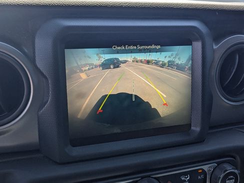 Used 2023 Jeep Wrangler Sport S image 11