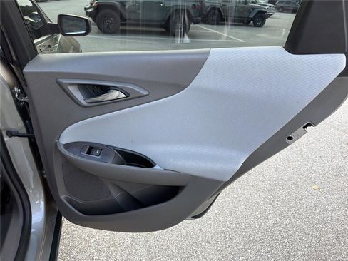 Used 2022 Chevrolet Malibu LT FWD image 15