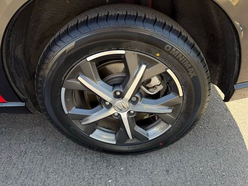 Used 2023 Honda HR-V EX-L image 8