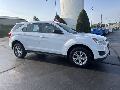 Used 2017 Chevrolet Equinox LS AWD/4WD image 1