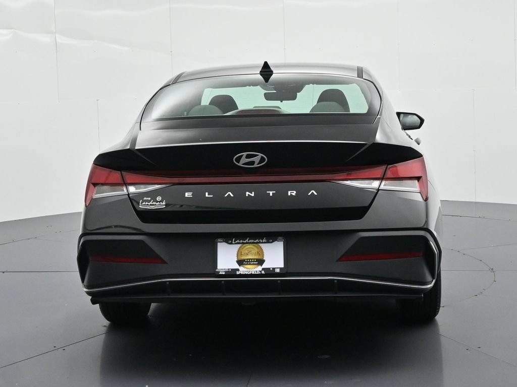 Used 2024 Hyundai Elantra SEL FWD image 7