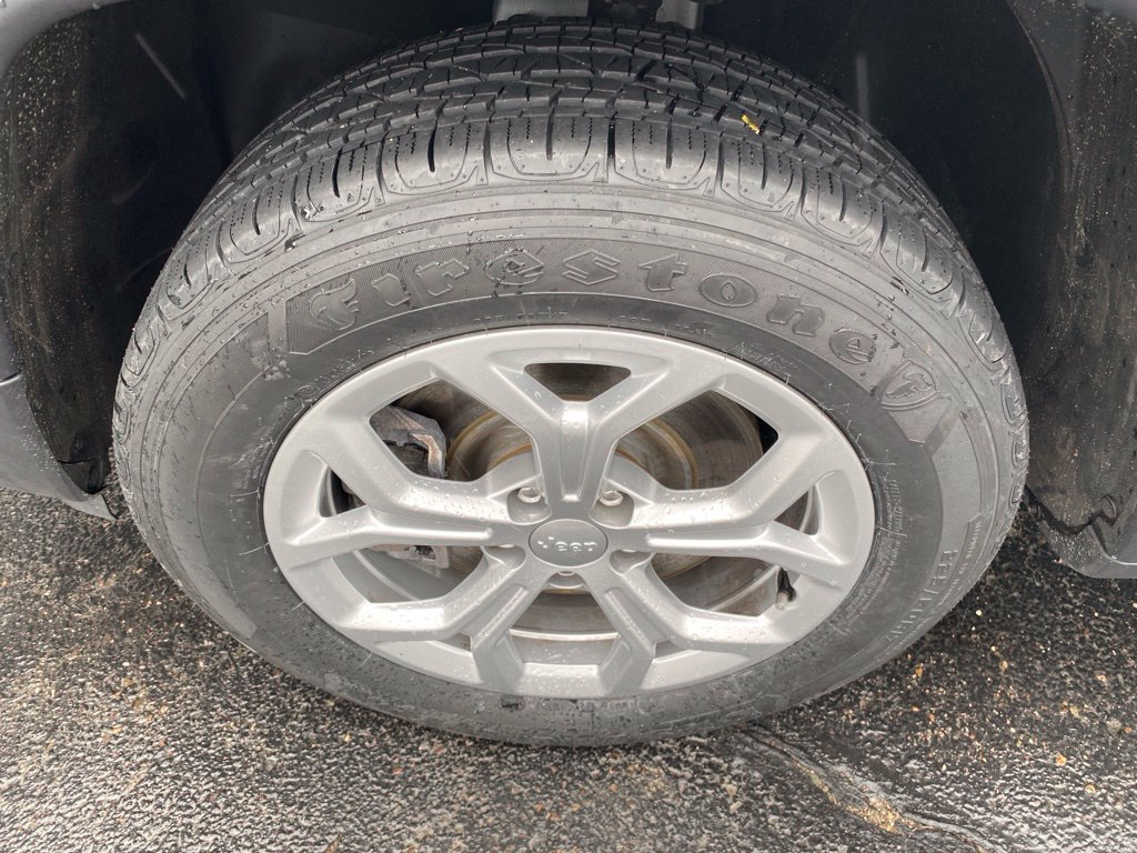 Used 2024 Jeep Compass Sport AWD/4WD image 9