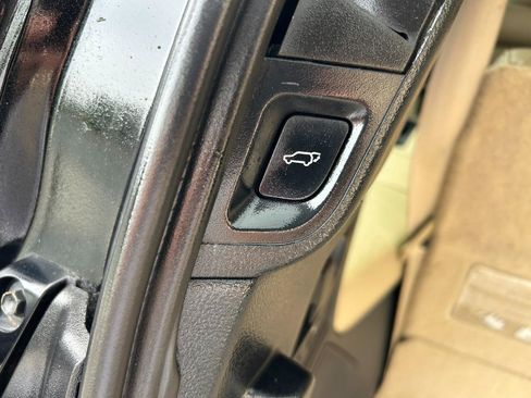 Used 2012 Toyota Sequoia Platinum AWD/4WD image 18