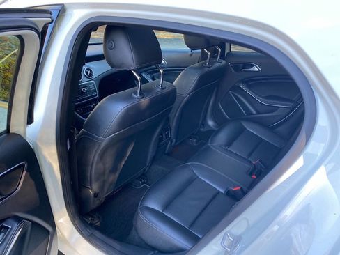 Used 2017 Mercedes-Benz GLA 250 4MATIC image 37