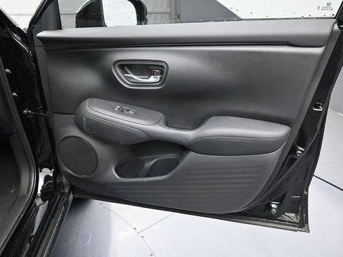 Certified 2026 Honda HR-V LX image 19