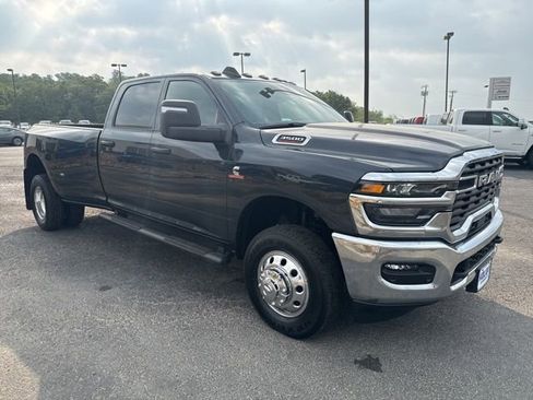 New 2026 RAM 3500 Tradesman AWD/4WD image 8