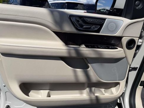 Used 2021 Lincoln Navigator L Reserve AWD/4WD image 18