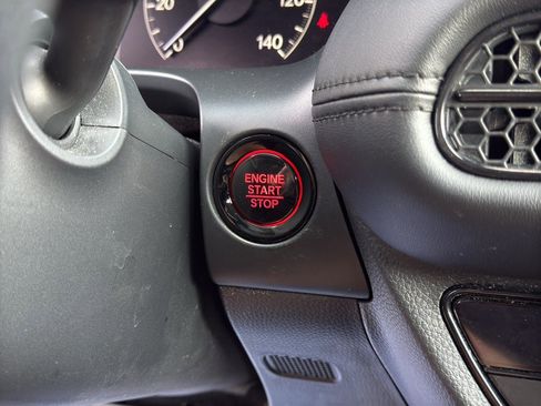 Certified 2025 Honda HR-V LX image 17