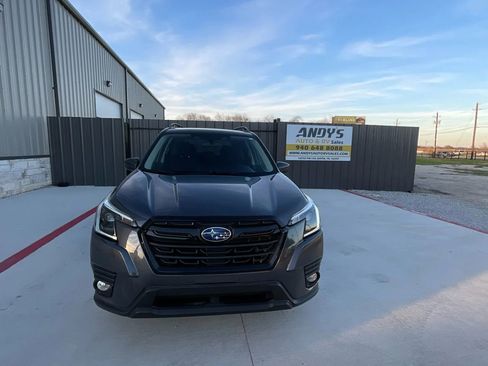 Used 2022 Subaru Forester Premium image 2
