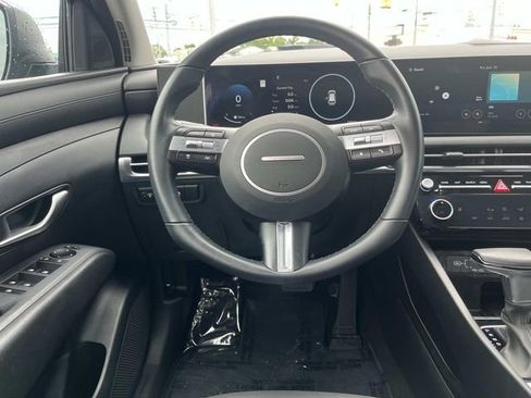 Certified 2025 Hyundai Tucson SEL FWD image 14