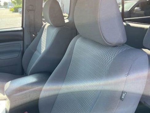 Used 2013 Toyota Tacoma 4x4 Access Cab V6 w/ SR5 Pkg image 11