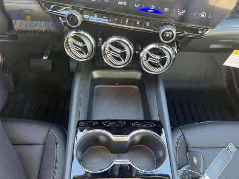 New 2026 Chevrolet Blazer EV LT AWD/4WD image 9