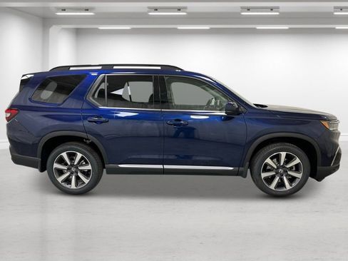 New 2025 Honda Pilot Touring image 6