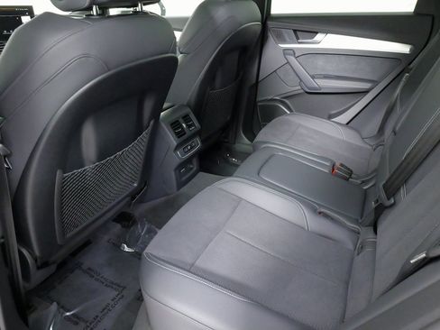 Used 2024 Audi Q5 e Premium Plus w/ Premium Plus Package image 46