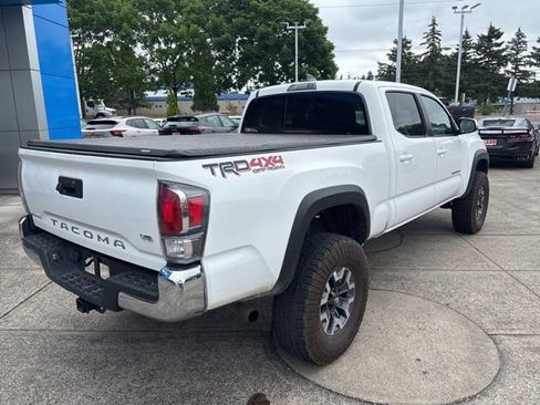 Used 2023 Toyota Tacoma TRD Off-Road AWD/4WD image 10