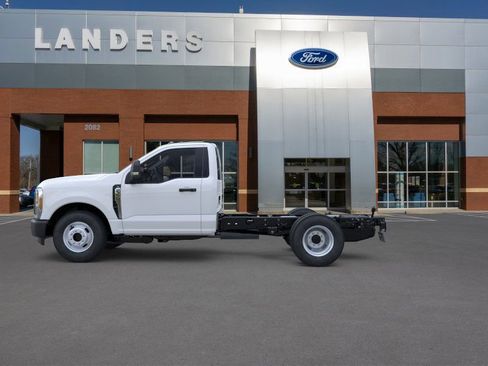 New 2026 Ford F350 XL image 3
