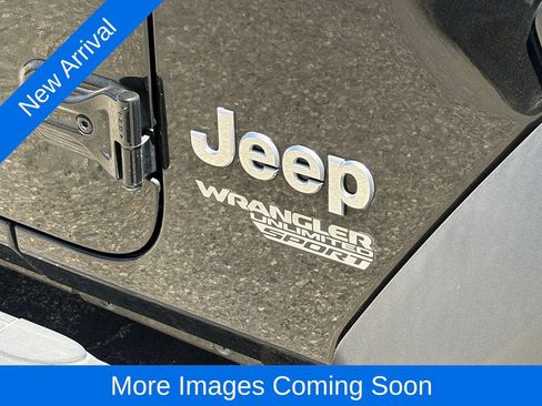 Used 2018 Jeep Wrangler Unlimited Sport S AWD/4WD image 10