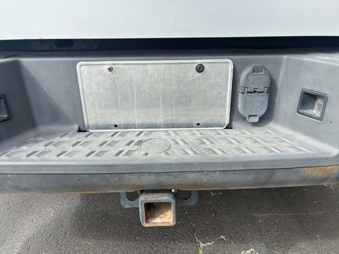 Used 2017 Nissan Titan S image 29