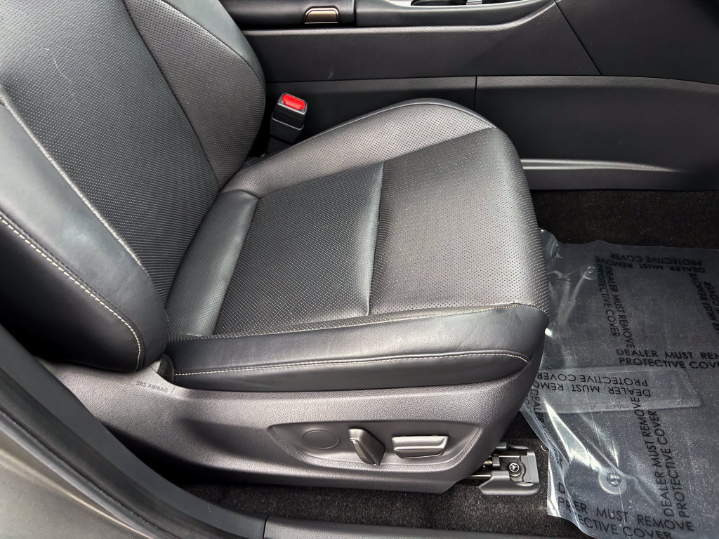 Used 2025 Toyota Crown AWD/4WD image 38