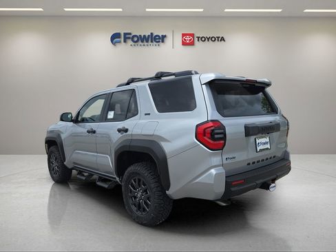 New 2026 Toyota 4Runner SR5 AWD/4WD image 5