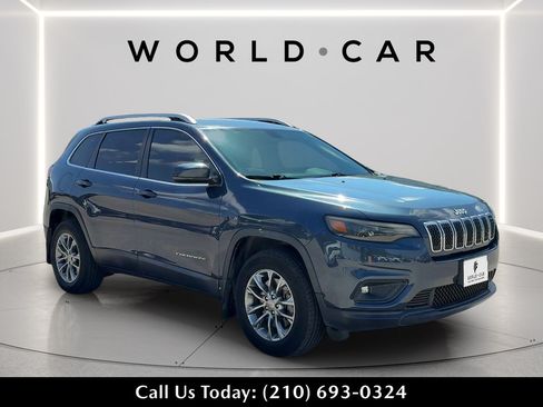 Used 2020 Jeep Cherokee Latitude Plus w/ Cold Weather Group AWD/4WD image 1