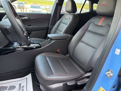 Used 2024 Chevrolet Trax RS w/ Sunroof Package FWD image 20