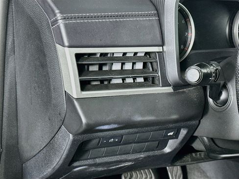 Used 2024 Mitsubishi Outlander SE Black Edition AWD/4WD image 17