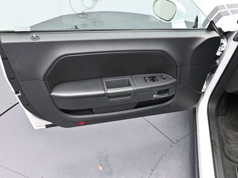 Used 2012 Dodge Challenger R/T Plus image 9