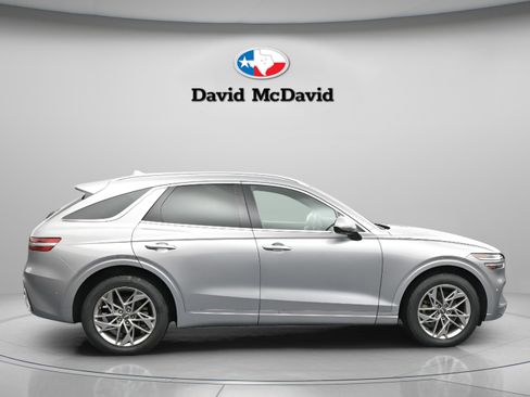 Used 2022 Genesis GV70 2.5T w/ Advanced Package AWD/4WD image 9