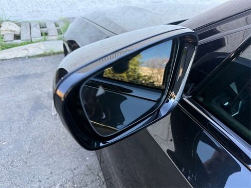 Used 2022 BMW 330i xDrive Sedan w/ M Sport Package image 32