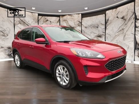 Used 2021 Ford Escape SE w/ Cold Weather Package AWD/4WD image 3