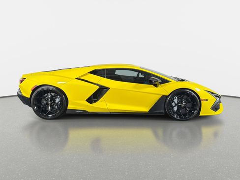 Used 2025 Lamborghini Revuelto AWD/4WD image 2