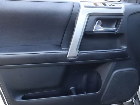 Used 2016 Toyota 4Runner SR5 Premium image 11