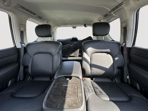 Used 2021 INFINITI QX80 Luxe w/ All-Season Package image 12