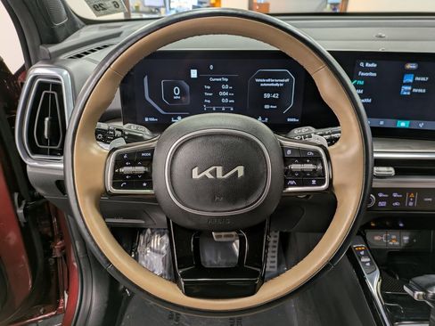 Certified 2024 Kia Sorento SX Prestige w/ Olive Brown Leather Package image 18