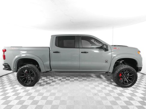 Used 2024 Chevrolet Silverado 1500 LT Trail Boss w/ Convenience Package II AWD/4WD image 3